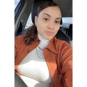 Meet your Posher, Krystal